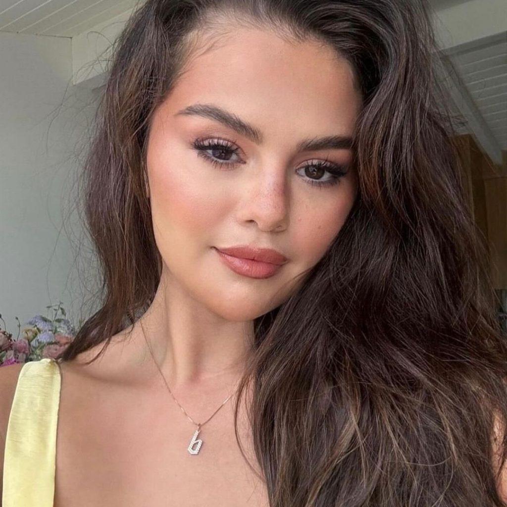 Selena Gomez necklace
