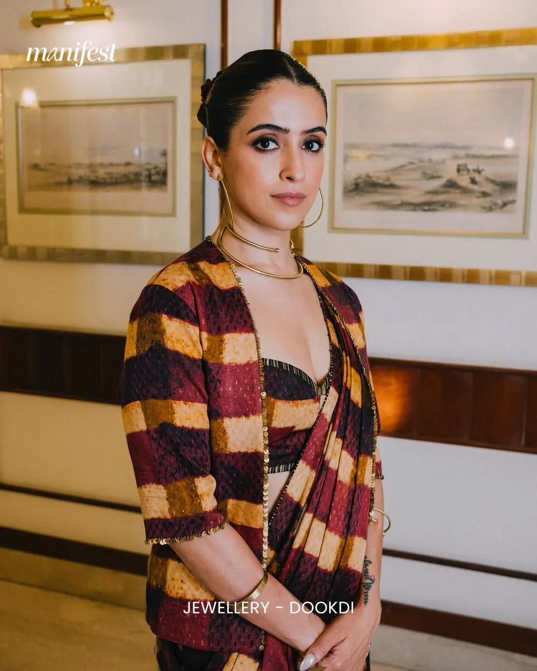 Sanya's 2. Sleek Brass Hoops look