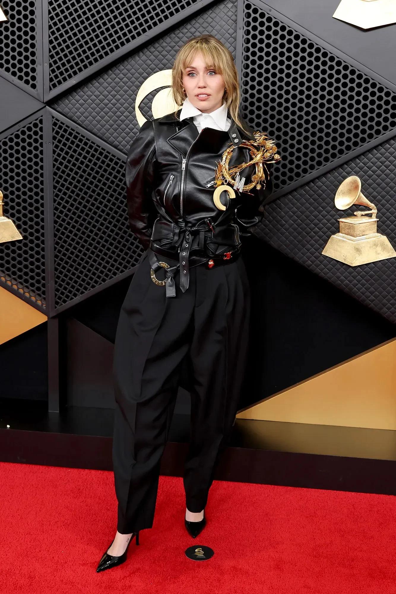 27_Grammys_MileyCyrus_3_11zon