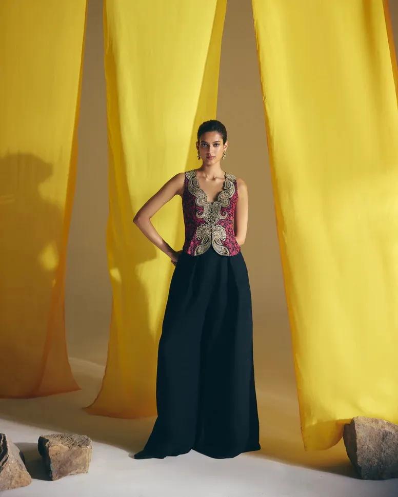 Jacket set, Mrunalini Rao