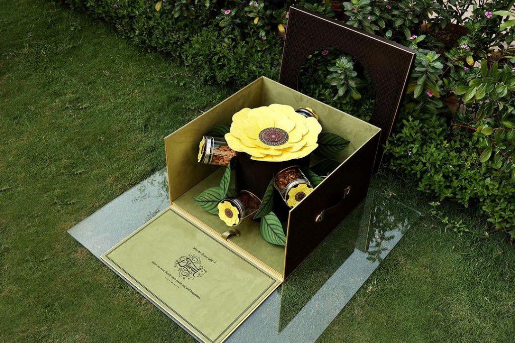 Image Credit: Instagram/RavishKapoorInvitations