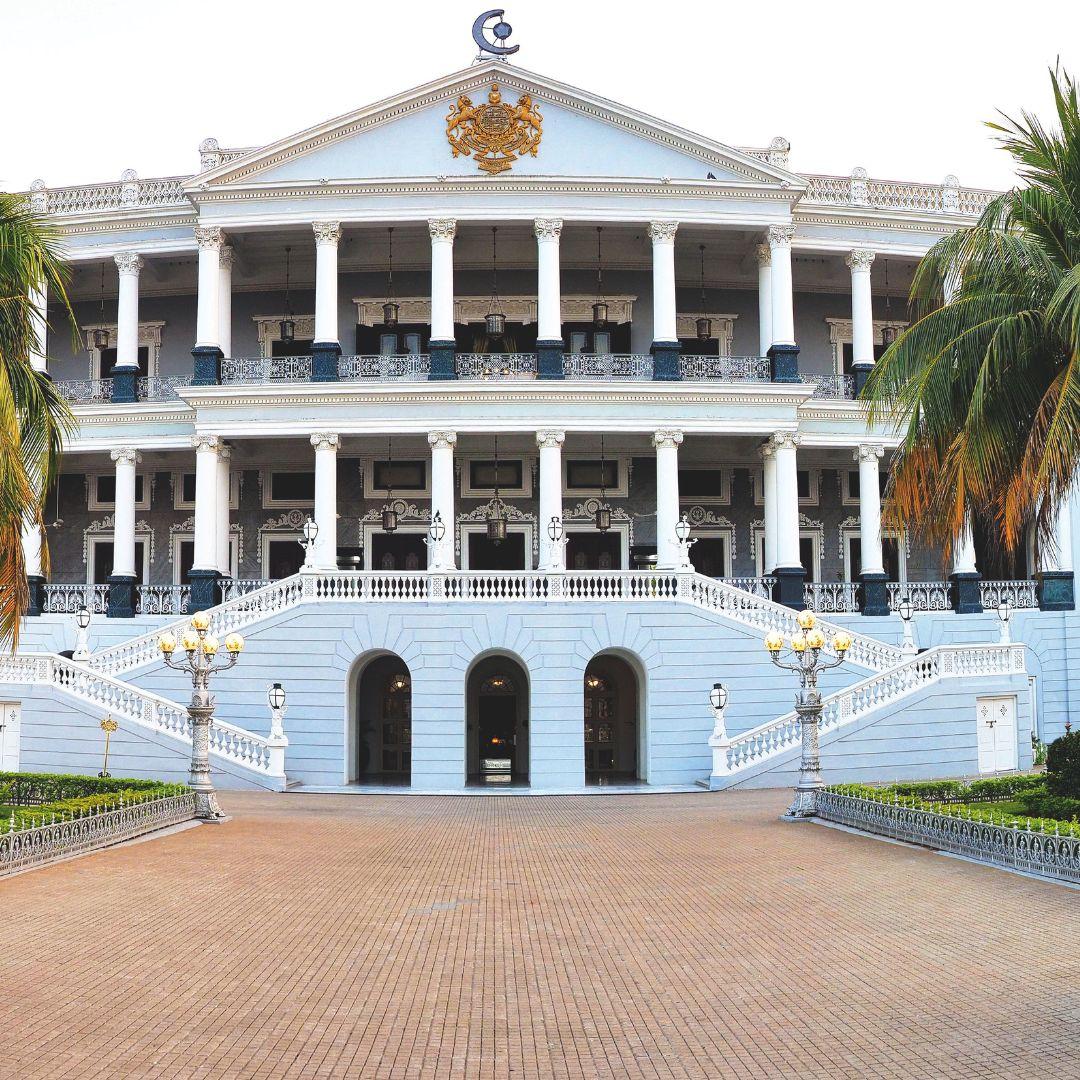 Taj Falaknuma palace entrance gate