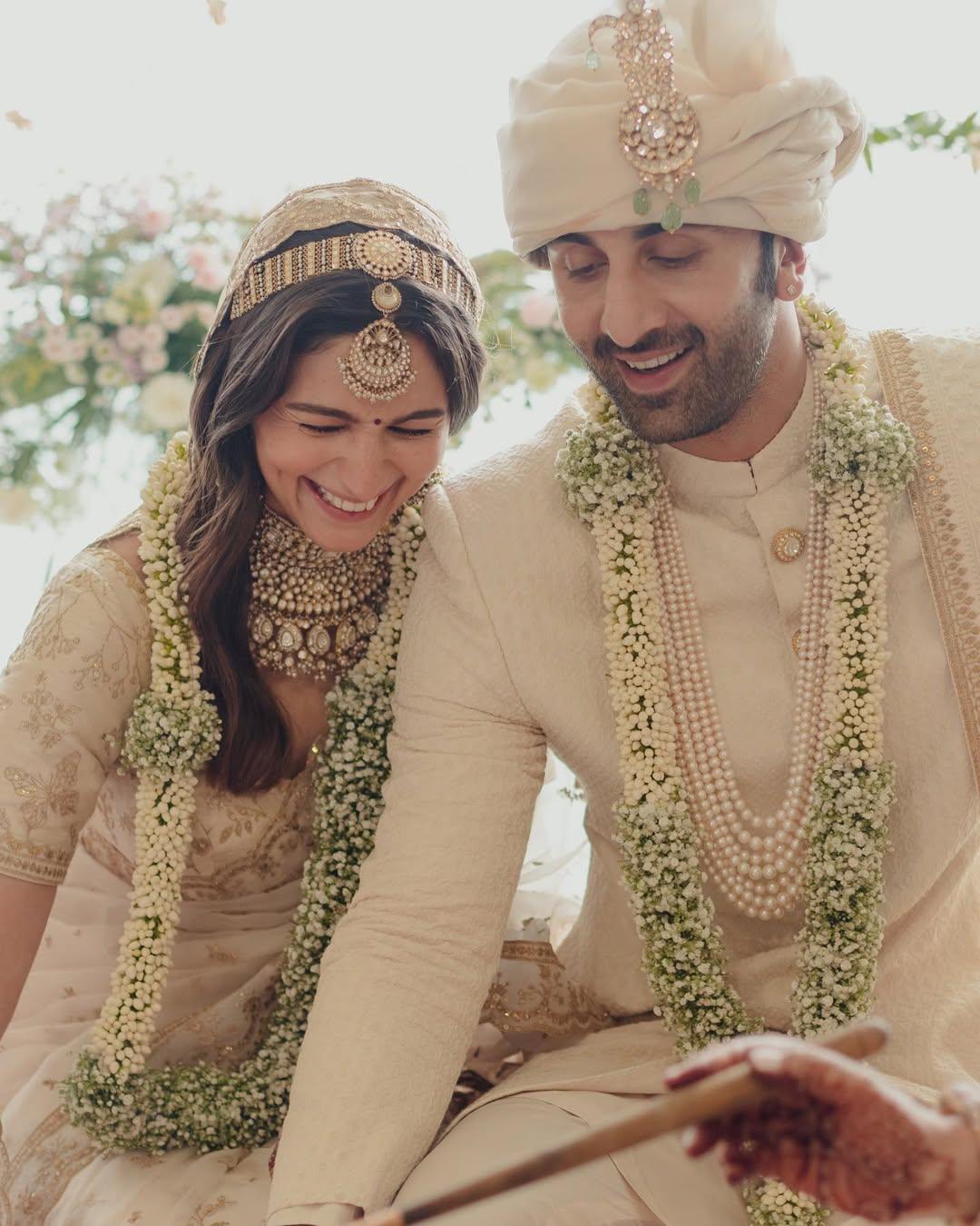 Ranbir Kapoor wearing a Kalgi at his wedding