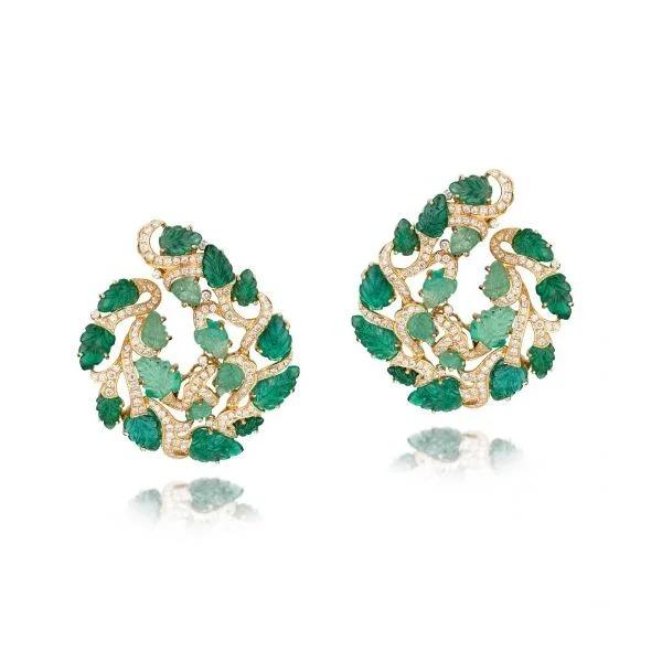 Studs, Farah Khan World