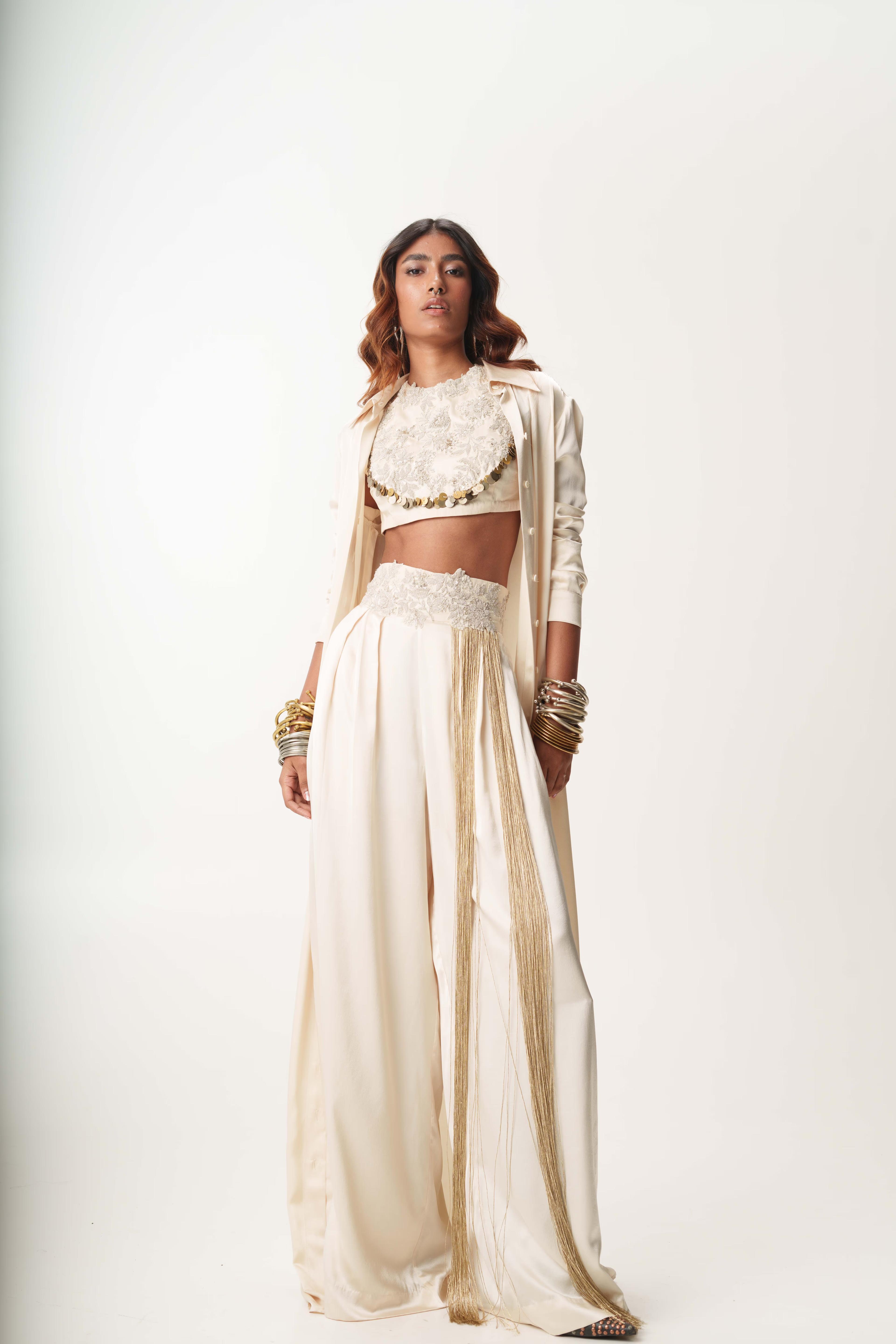 Cloud dancer pantone