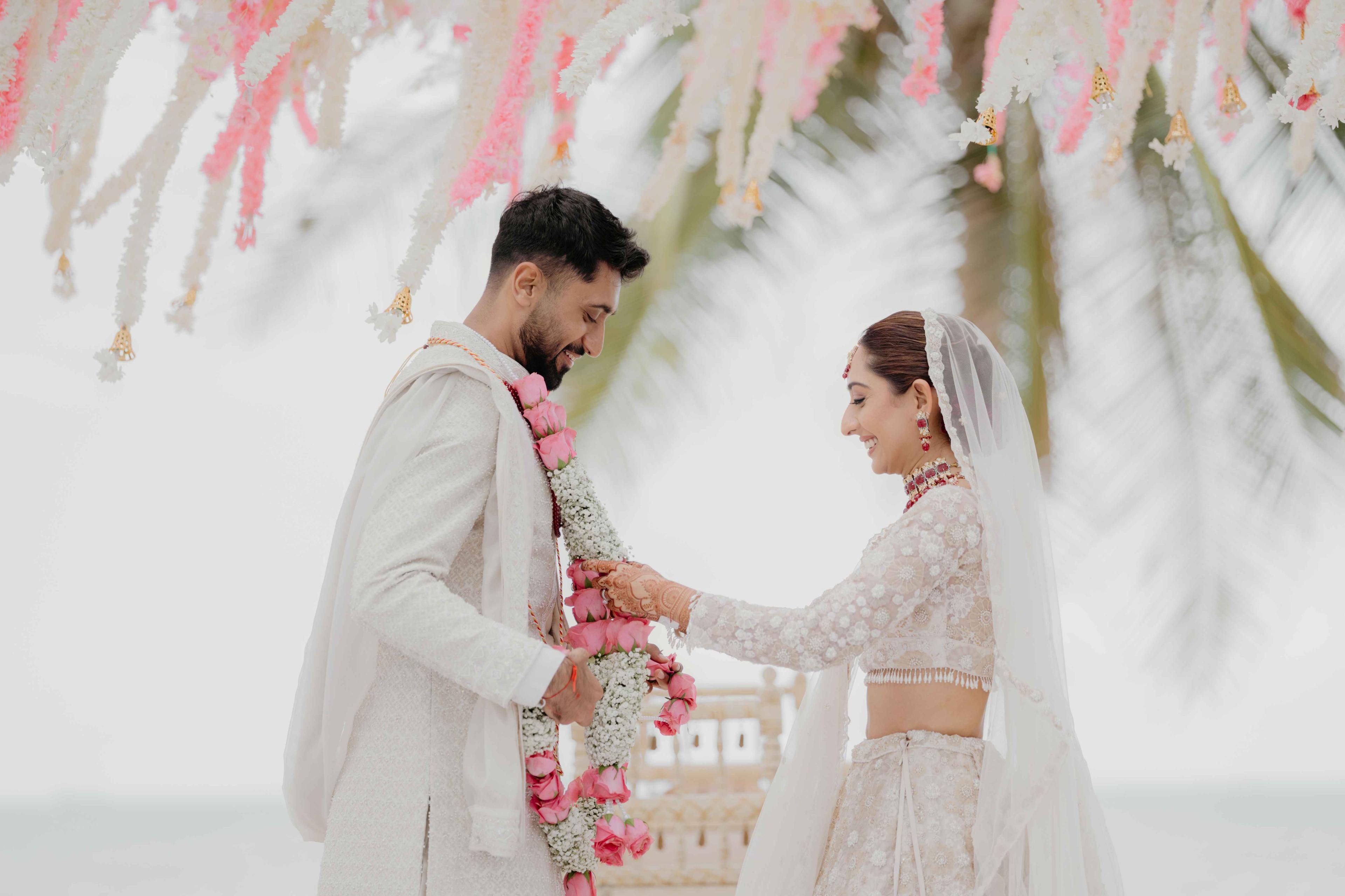 SNEAKPEAK 34 HIM08285 34