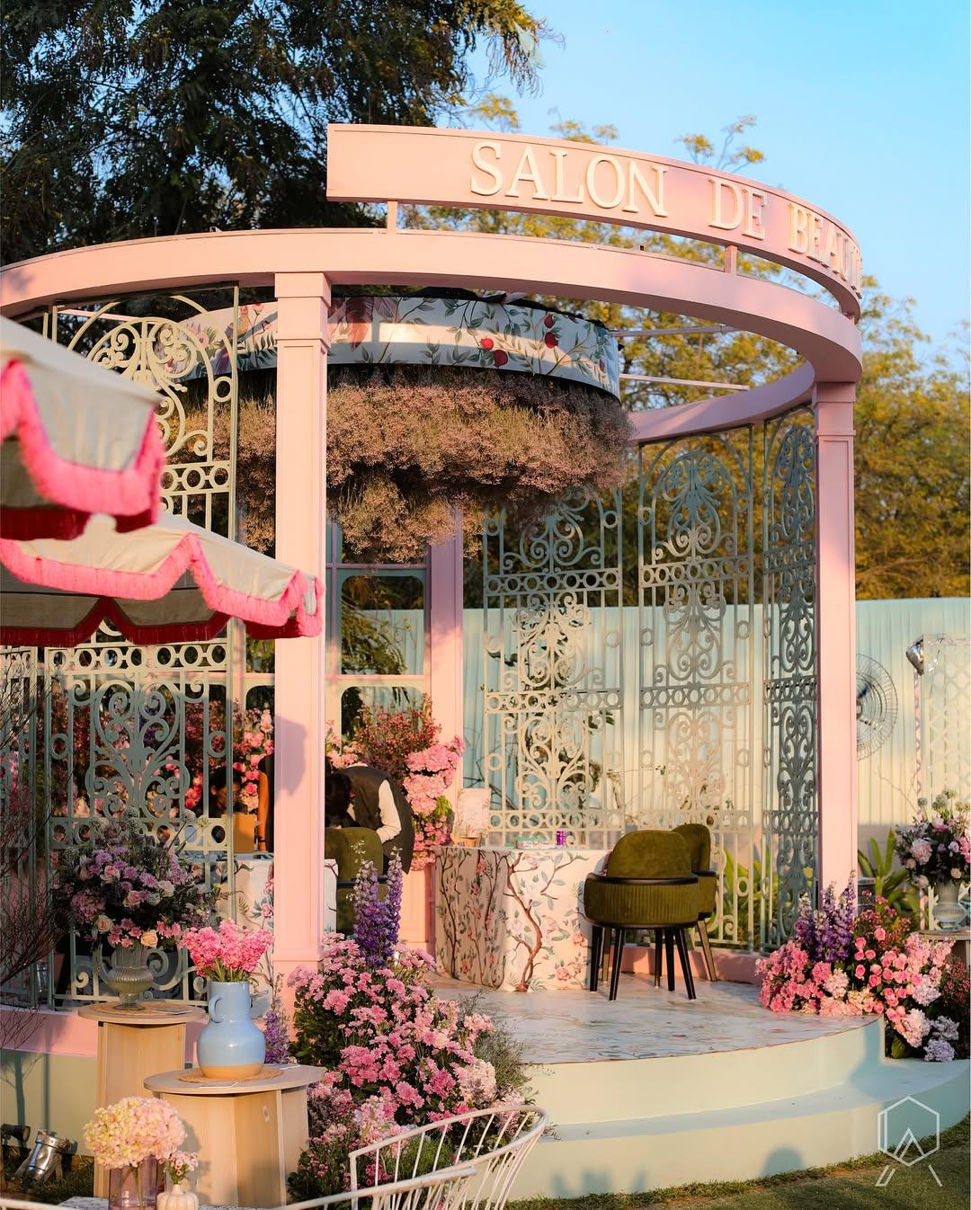Salon de Beaute 💅 Experience the whimsical charm of Blossom Bash Soirée! 🩷🩷✨ SWIPE ➡️This enc