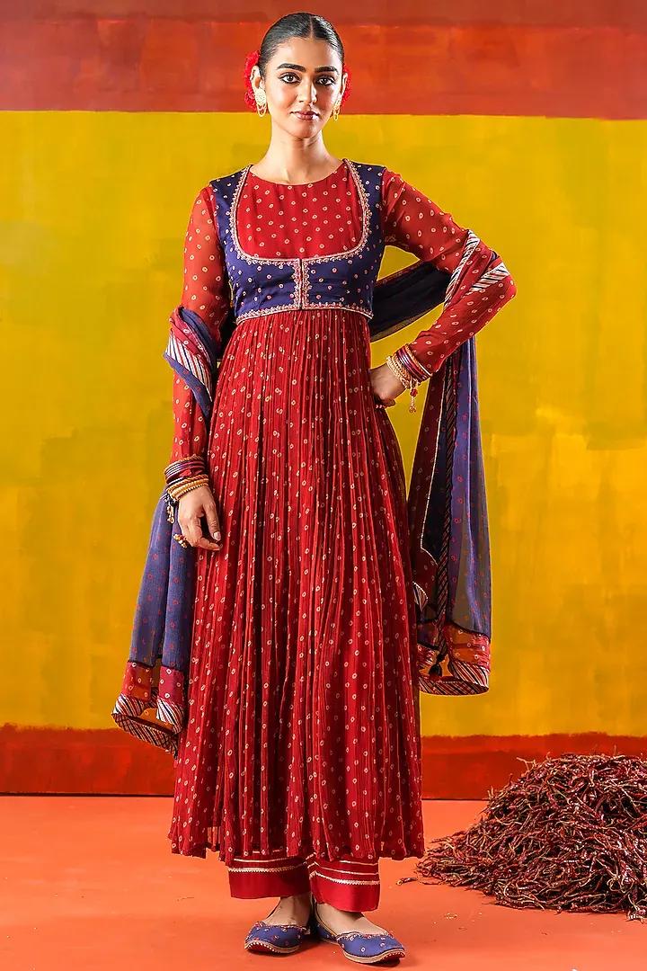 Bandhani anarkali, Baise Gaba