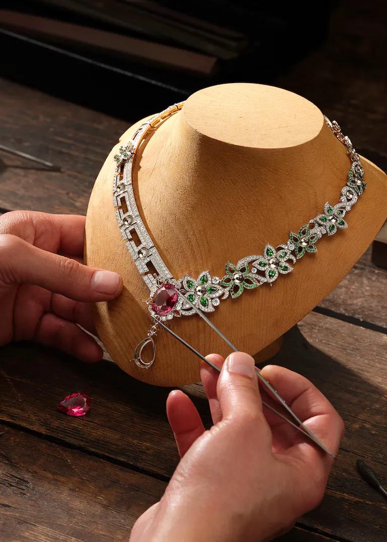 Gucci's Labirinti Necklace