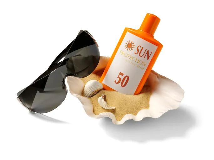 Sunscreen to protect skin and hair for chlorine damage