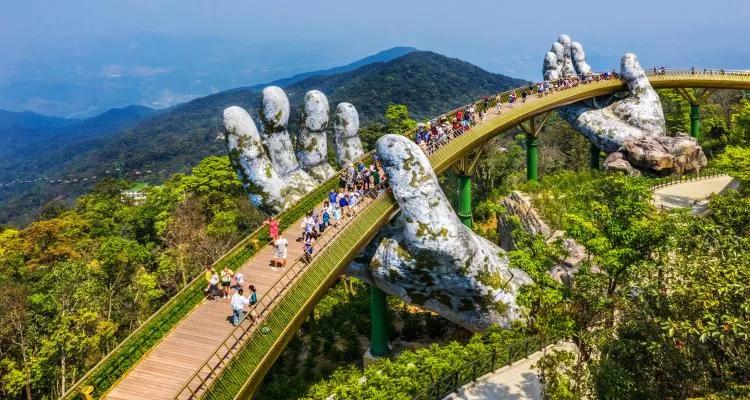 Golden bridge, vietnam