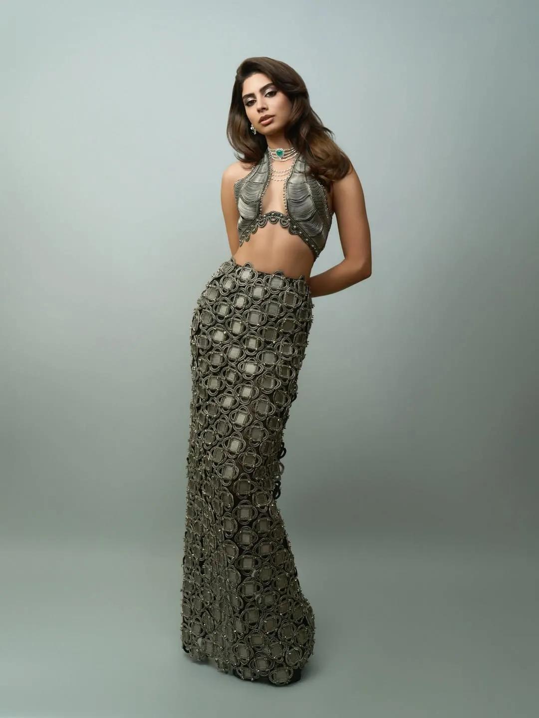 Khushi Kapoor in Paisley