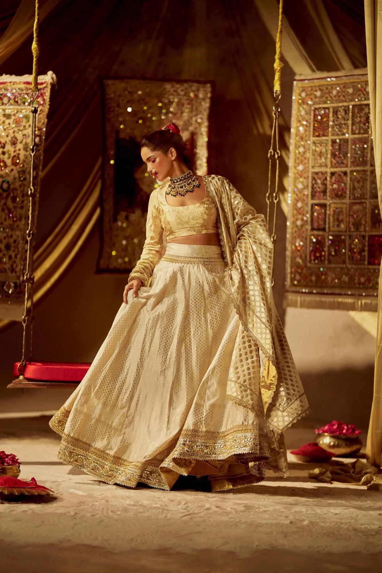 Matching bridal jewellery with your outfit