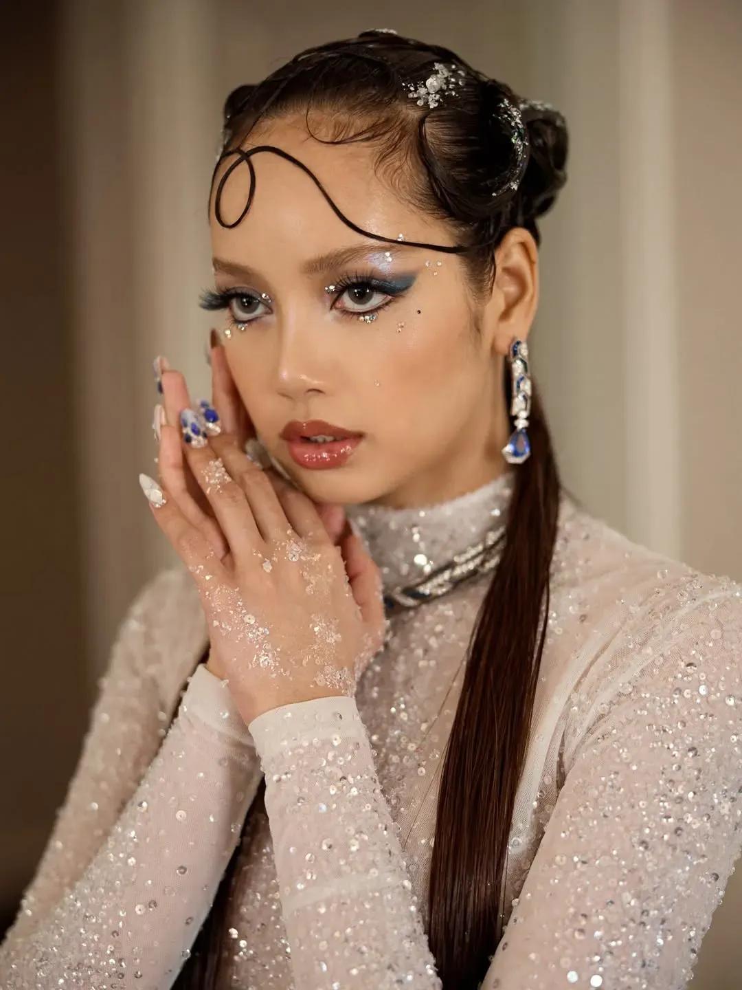 Lisa's look for the Met Gala 2026 was drenched in rhinestones