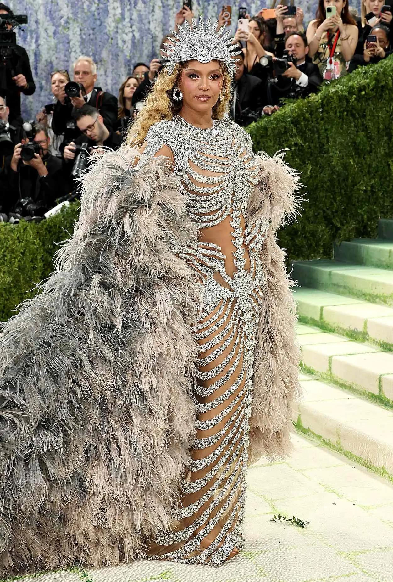 beyonce-met-gala-arrivals-2026-2-8f2a002dcbb74fcb83e274e3ecbc0d2c